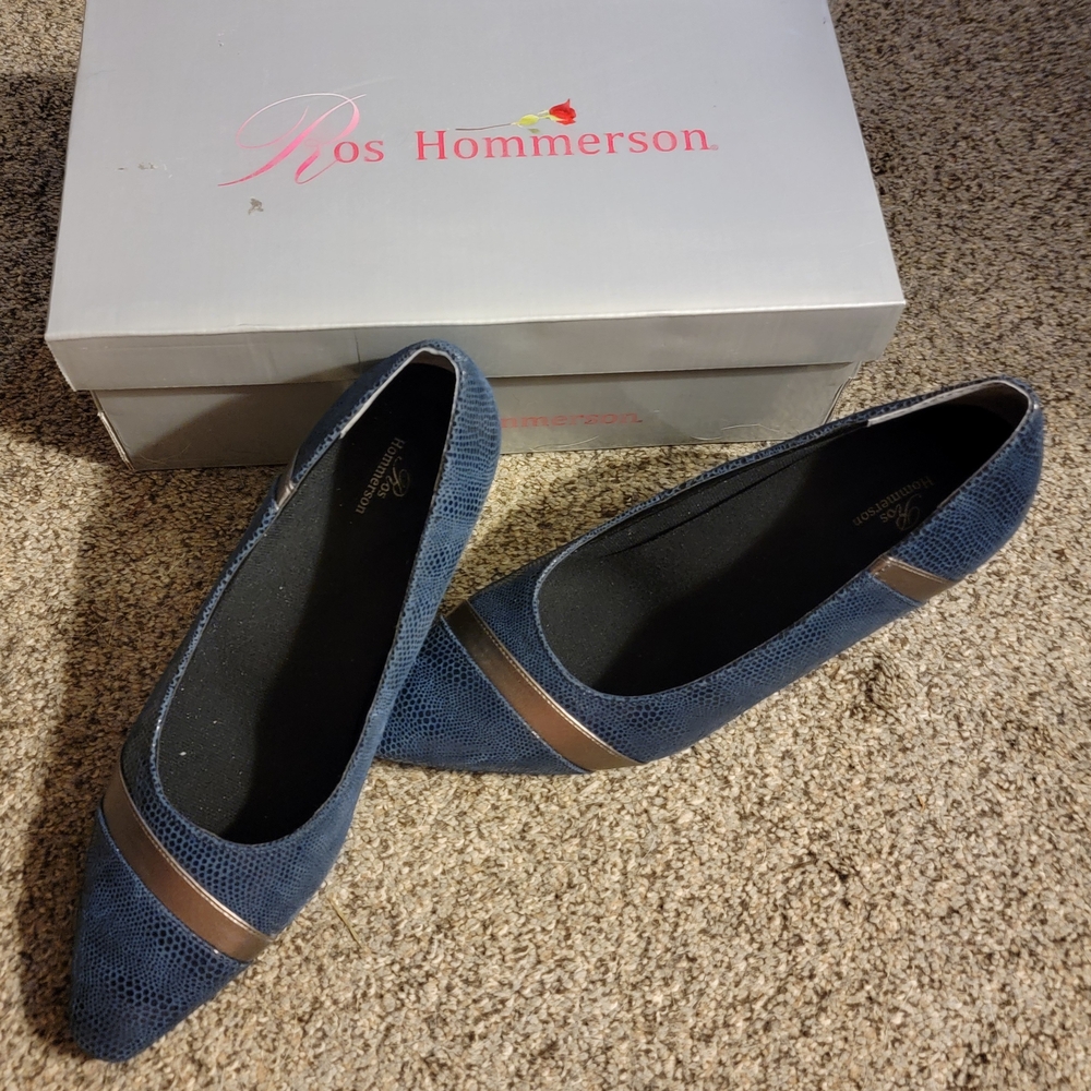 Ros Hommerson Blue Heels with Classic Design and Comfortable Fit